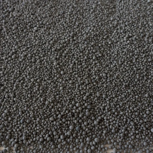 Close-Up of Super Clumping Activated Carbon Bentonite Cat Litter – Enhanced Odor Control